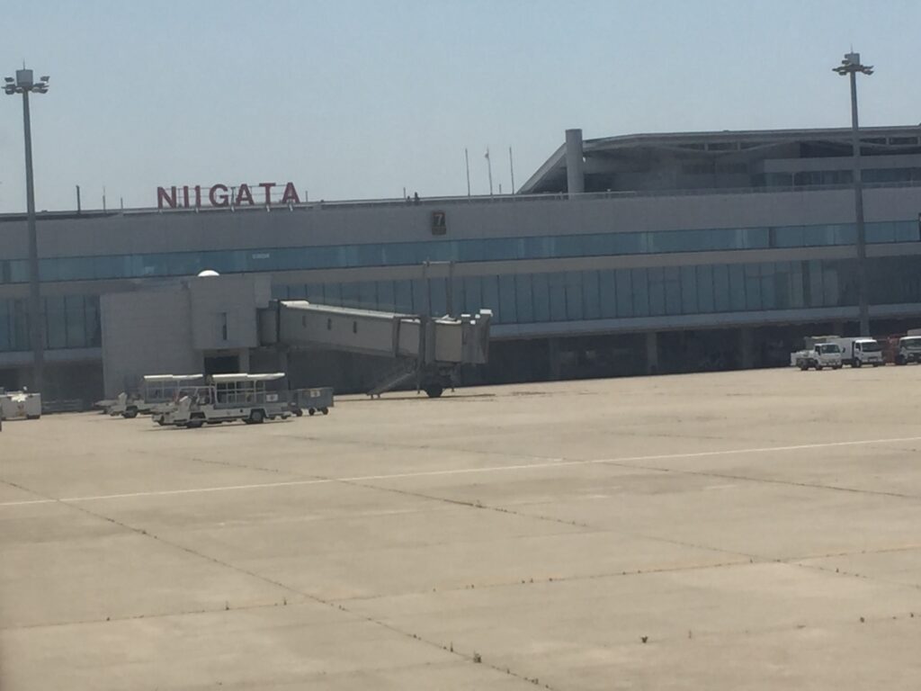 新潟空港到着